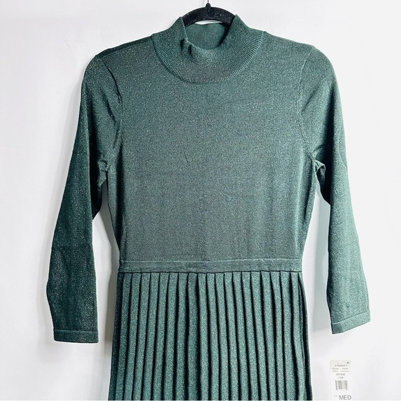 NWT Studio One Women’s Sz Medium Dark Green Mock Neck Long Sleeve Pleated Dress - Picture 4 of 7